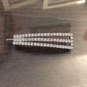 NWOT- Rhinestone Hair Clip